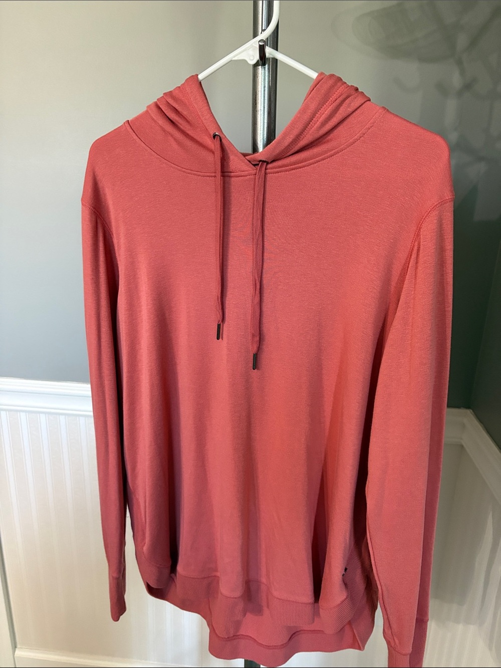 GAIAM Rusty Rose V-Neck Hoodie Sweater